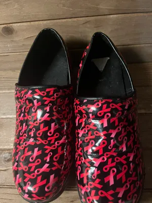 Breast Cancer Awareness Nurse Clogs Shoes Black With Pink Ribbons Women 7M thumbnail 2