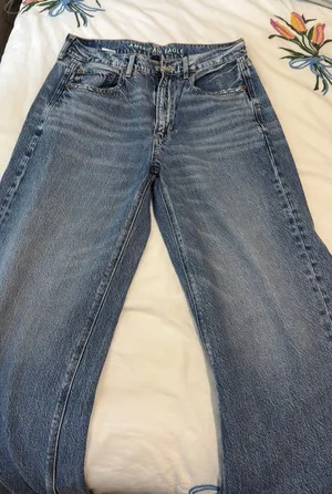 American Eagle Super High-Rise Baggy Wide-Leg thumbnail 1