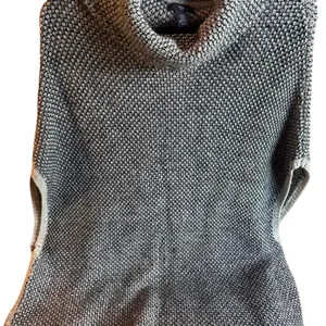Gap blue and grey sweater vest Size M thumbnail 1