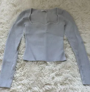 Aritzia Babaton Sculpt Knit Long Sweetheart Sleeve thumbnail 1