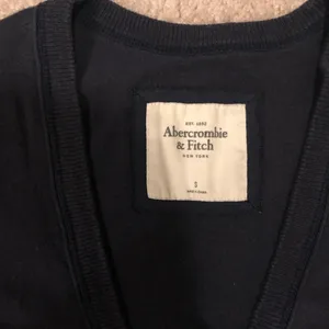 Women’s Abercrombie Cardigan Navy Blue Size Small thumbnail 3