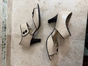 EuroSofft by Sofft Two Tone Patent Leather Mary Jane Heels Pumps Size 8 thumbnail 4