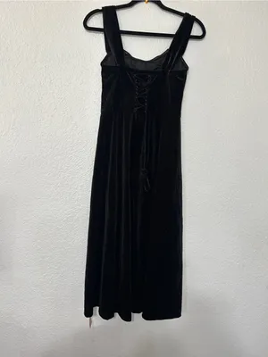 SHEIN Black Velvet Midi Dress with Square Neck and Wide Straps thumbnail 4