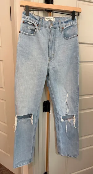 Abercrombie & Fitch Curve Love Ultra High Rise Ankle Straight Jeans thumbnail 1