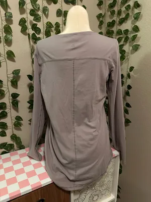 Lululemon long sleeve size 8  thumbnail 4
