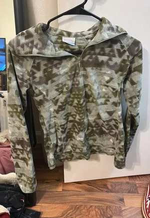 Columbia Pullover Quarter-Zip thumbnail 1