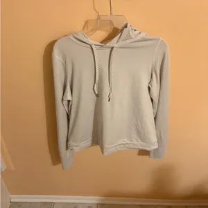 Vuori Halo Essential Hoodie in Light Gray Heather thumbnail 2
