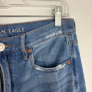 American Eagle Baggy Jean Medium Wash Denim Distressed Closet Basic Size 10 thumbnail 5
