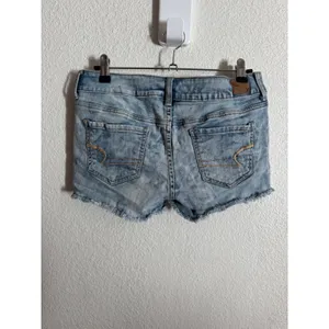 American Eagle Distressed Denim Shorts Light Acid Wash Stretch Size 4 Raw Hem thumbnail 4