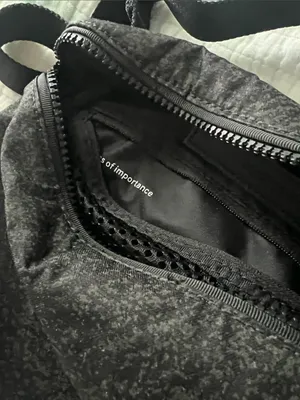 lululemon athletica black and reflective Fanny pack thumbnail 4