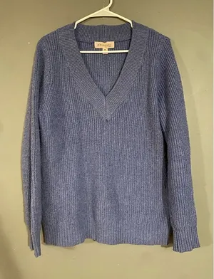 Philosophy Light Blue Purple Pointelle Sleeve V-Neck Sweater Size Medium thumbnail 1