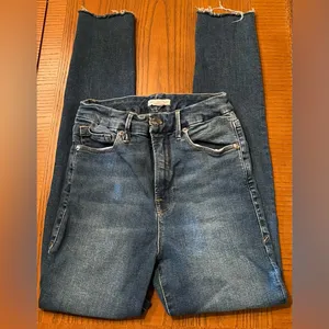Good American Good Waist Crop Raw Edge Skinny Jeans in Blue331 Size‎ 2 = Size 26 thumbnail 4