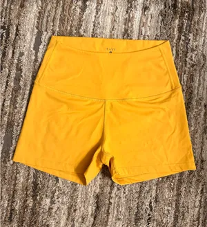 TAVI Active hot short Yellow Size L thumbnail 2
