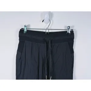 Lululemon Dance Studio Mid Rise Crop Pants Size 4 Black Athleisure Workout Gym thumbnail 5