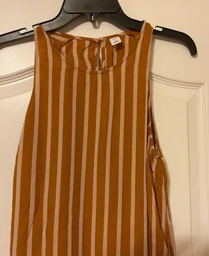 Old Navy tank top thumbnail 1