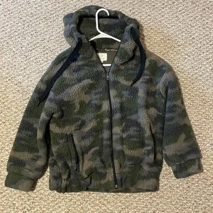 Arie camo teddy zip up Size XS thumbnail 1