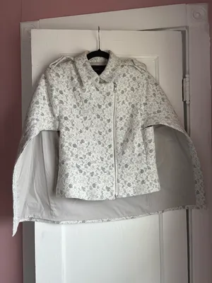BCBGMAXAZRIA Jameson Floral Lace Cape Jacket Size Small thumbnail 4