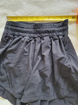 LULULEMON Black Hotty Hot Lined Running Shorts Women's Size 2 Inseam 4.5 thumbnail 3