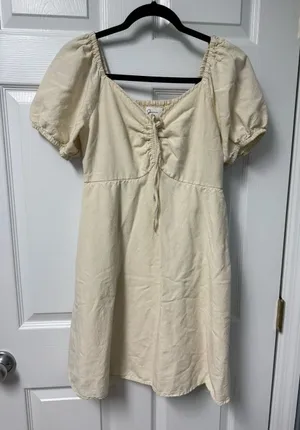 Japna Cream Puff-Sleeve Midi Dress with Front Tie thumbnail 1