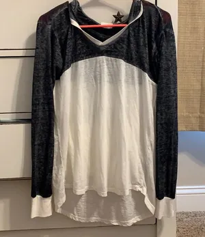 Abound Hooded tee- Never been worn! thumbnail 1