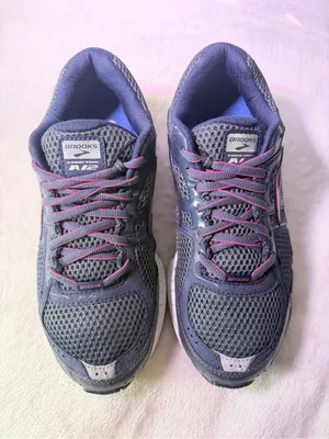 Brooks Women’s Navy and Magenta Athletic Running Shoe thumbnail 5