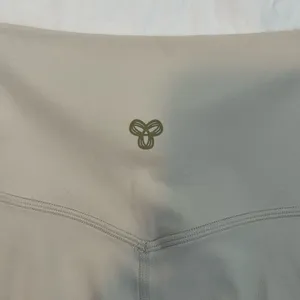 Aritzia Golden LIFE New Cheeky Hi-Rise 7" Short thumbnail 9