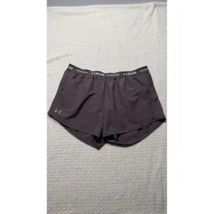 Under Armour HeatGear Women XL Running Shorts Dark Mauve Loose Fit 4534 thumbnail 2