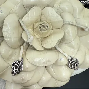 BRIGHTON Ivory Beige 3D Leather Flower Convertible Coin Purse Wallet Crossbody thumbnail 12