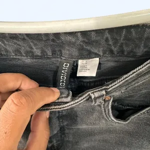H-m Women's Black and Grey Jeans thumbnail 2
