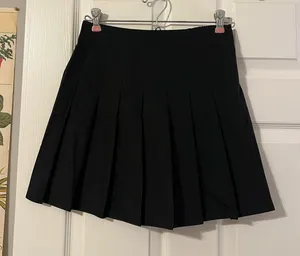 Amazon Black Pleated Mini Skirt thumbnail 1