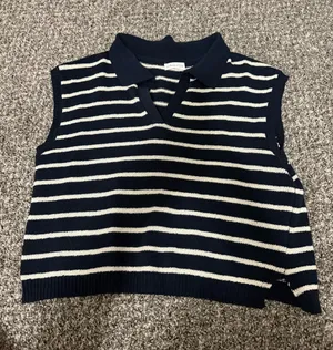 White and Navy Cropped Sweater Top Size Med thumbnail 1