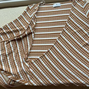 NWOT Socialite Brown & White Wrap Top diagonal stripes size S thumbnail 9