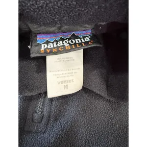 Patagonia Synchilla Black on Black Polar Fleece 1/4 Zip Women's Sweatshirt M thumbnail 3