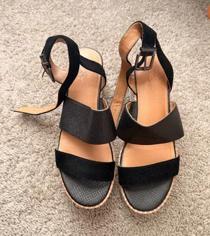 Black Sandals Size 8 thumbnail 1