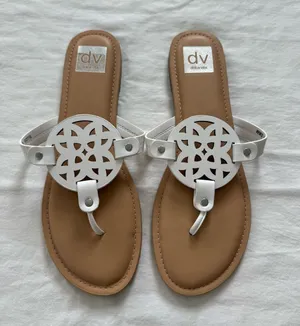 Dolce Vita Gotie White Cutout Thong‎ Sandals Women’s Size 10 thumbnail 1