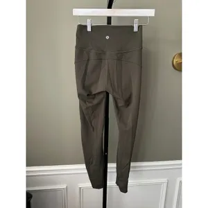 Lululemon In Movement 7/8 Tight *Everlux 25” Size 4 Dark Olive thumbnail 3