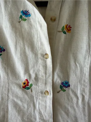 Vintage Sleeveless Embroidered Button-Front Cotton/Linen Top - Cream/Bei thumbnail 5