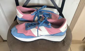 Size 8 New Balance Blue/Hazy Rose/White 237 V1 Sneaker. In EUC! thumbnail 5