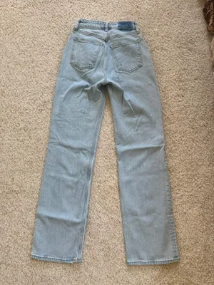 Abercrombie and Fitch The 90’s Relaxed Jean High Rise thumbnail 2
