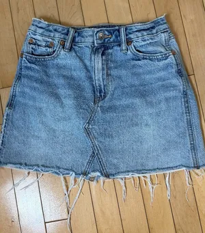 American Eagle Hi Rise A Line Light Wash Denim Jean Mini Skirt Size 0 thumbnail 1