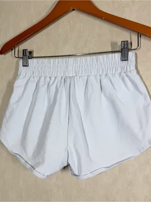 ALO Yoga Women’s Pull On Shorts 2” in White XXS thumbnail 5
