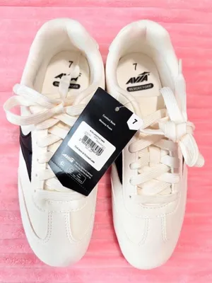NWT Avia Athletic Lifestyle Sneakers thumbnail 1