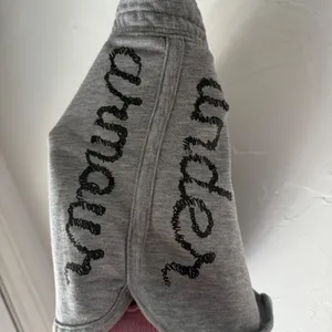 Under Armour‎ Y2k Women's Gray Logo Sweat Shorts Athletic Running Gym Medium thumbnail 3