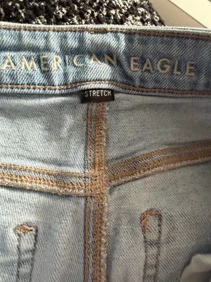American Eagle Mom Straight Jeans High Rise light wash ripped size 4. thumbnail 7