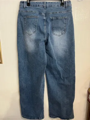 High-Rise Straight-Leg Women’s Jeans in Faded Blue Wash thumbnail 4