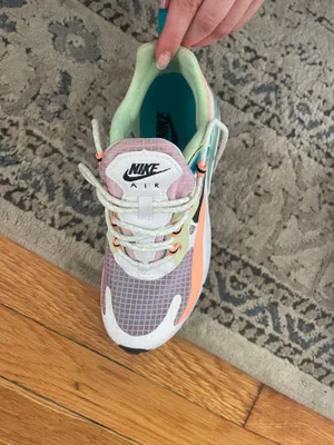Nike Air Max 270 React SE Shoes thumbnail 3