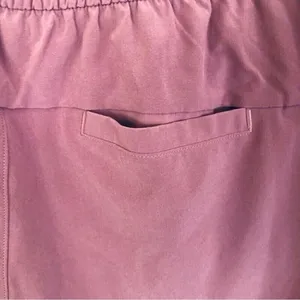 Lululemon Quicksand Stretch 3 Inch Shorts Size 4 thumbnail 6