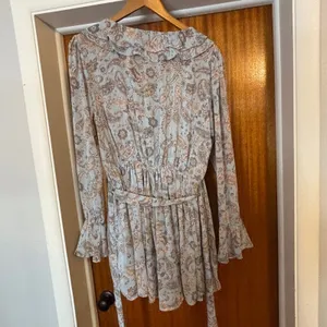 En‎ Creme Blue Paisley Ruffle Romper Long Bell Sleeve Boho ERU61761TR Large thumbnail 2