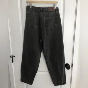ONE PERCENT Mid Rise Barrel Jeans Black Size 30‎ thumbnail 2