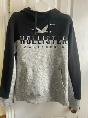 Men’s Hollister Hoodie ( Medium) thumbnail 1